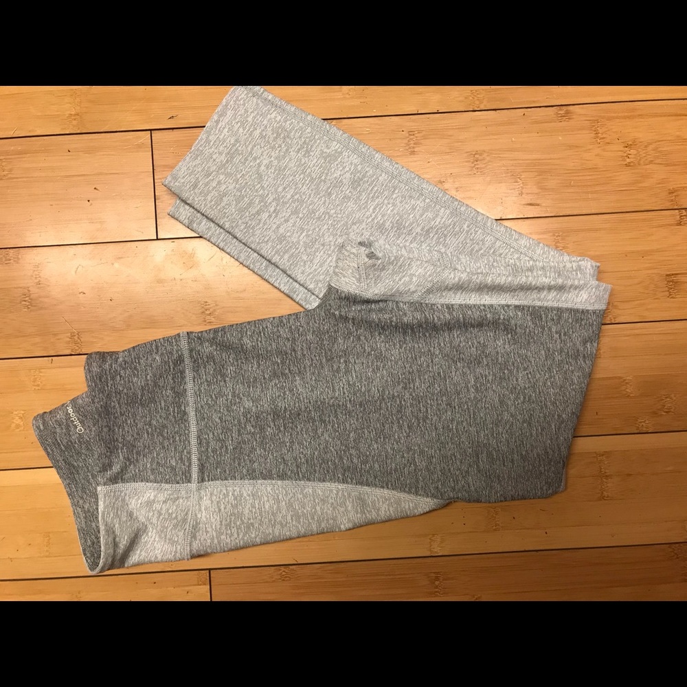 Outdoor Voices 3/4 Two-Tone Warmup Legging